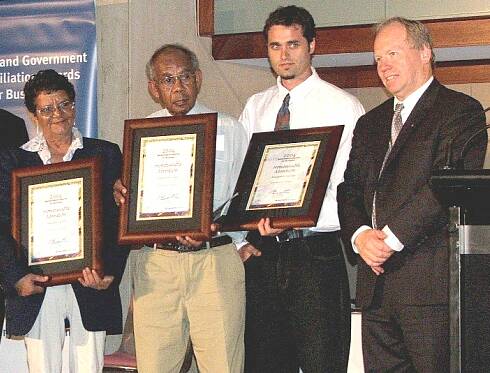 Premier Beattie presents Awards