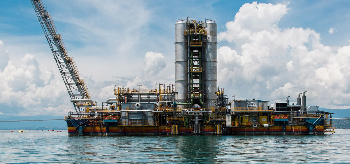 Lake Kivu - methane extraction rig